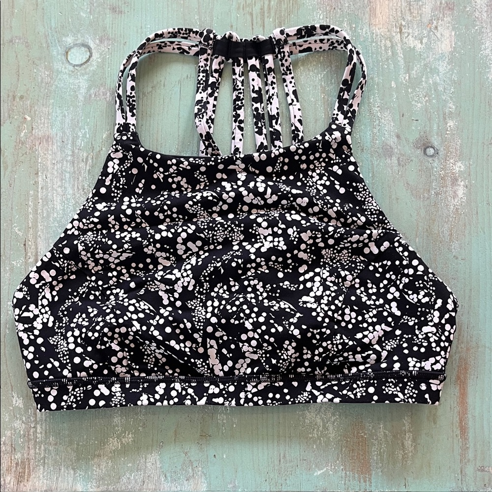 Elegant Black and White Women's Sports Bra strappy back